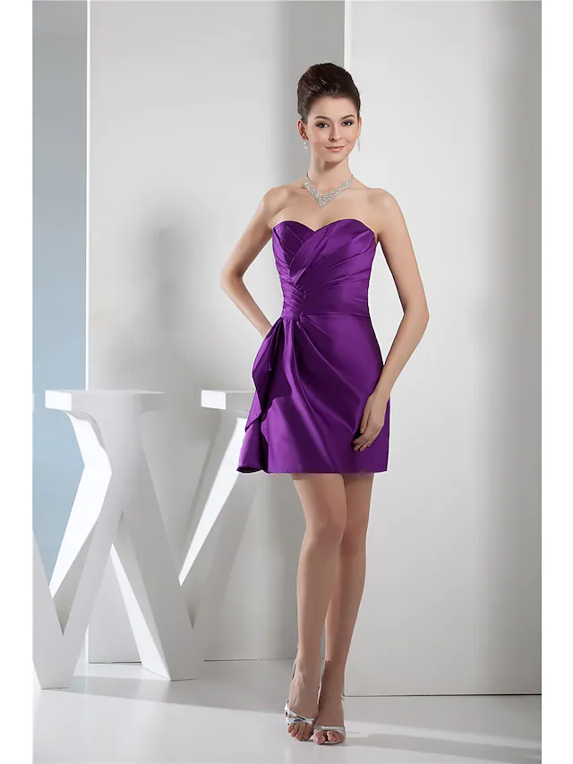 Minimalistisches, elegantes Cocktail-Partykleid für die Heimkehr, herzförmiger Ausschnitt, ärmellos, kurzer Mini-Satin mit glatter Rüsche